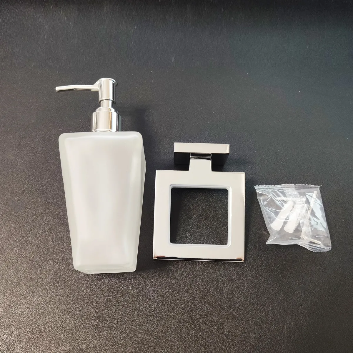 Quadratische Flüssigseifenschale aus Glas von Zurich mit...