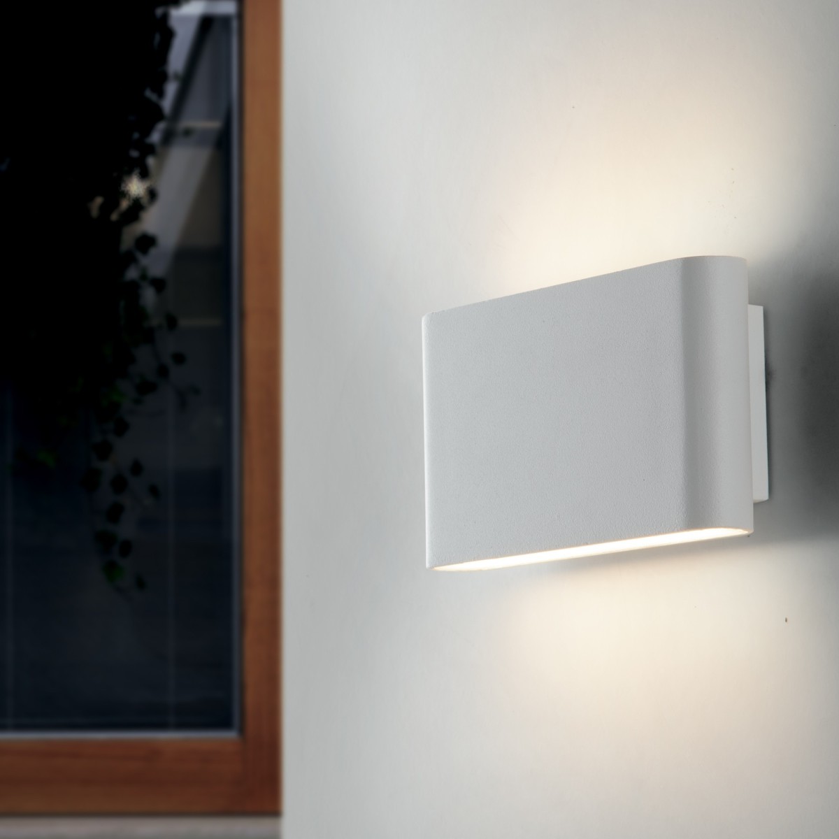 Weiße LED-Außenwandleuchte mit Dual-Emission | Mondialshop