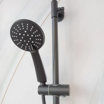 Colonne de douche noire avec mitigeur 25 ou 30 pommeau de douche avec deux sorties Thermostatique et douchette à main | Piave No