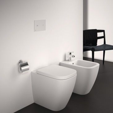Wc filo muro con scarico traslato LIFE B Ideal standard