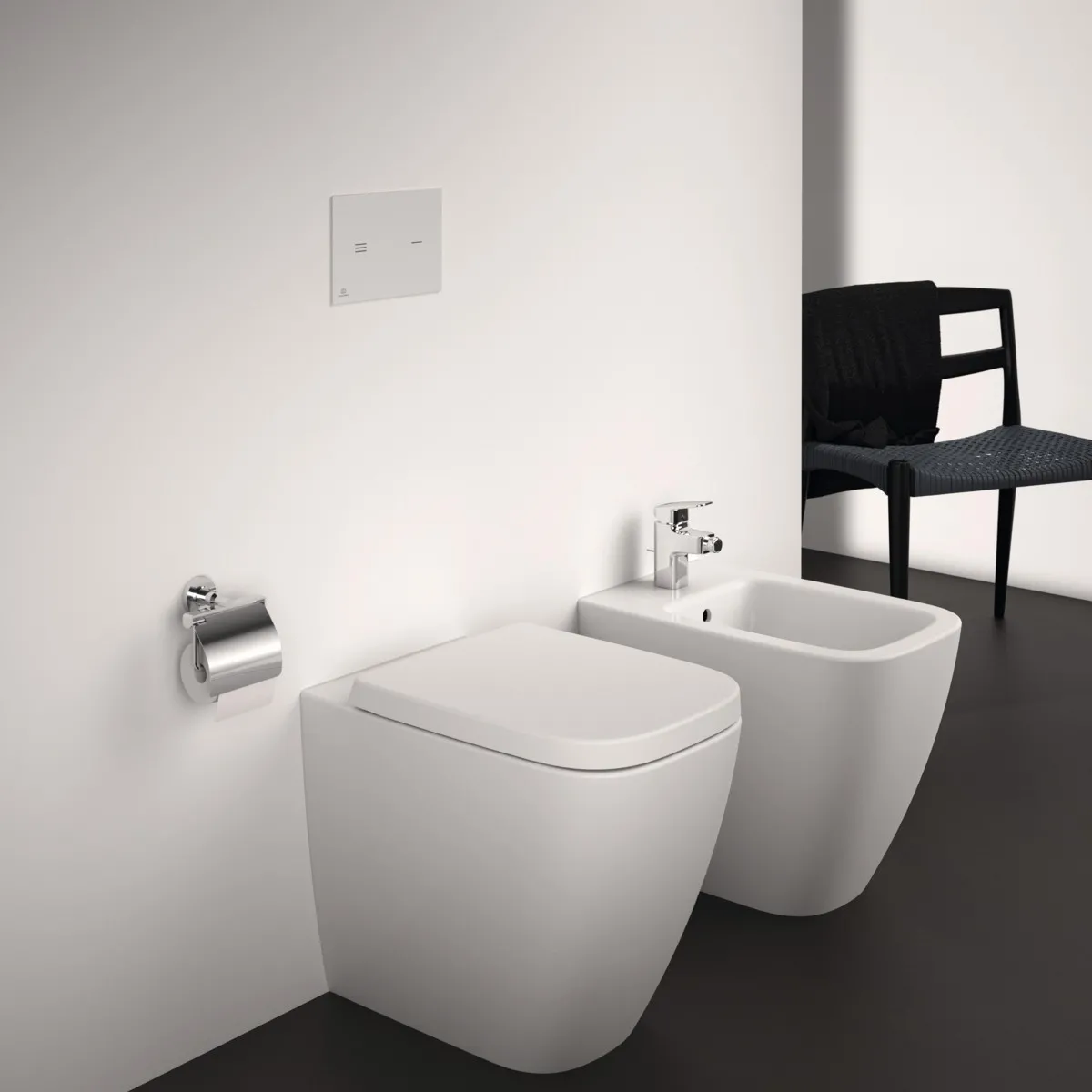 Wc filo muro con scarico traslato LIFE B Ideal standard