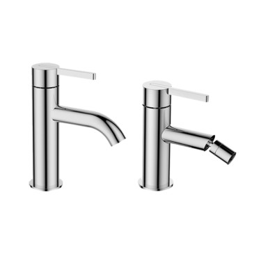 set di rubinetti cromati per lavabo e bidet. Soluzione eco-friendly progettata per ottimizzare il consumo d'acqua.