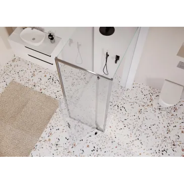 Dettaglio delle giunzioni angolari del box doccia a tre lati Adele, guarnizioni magnetiche per una tenuta stagna invisibile.