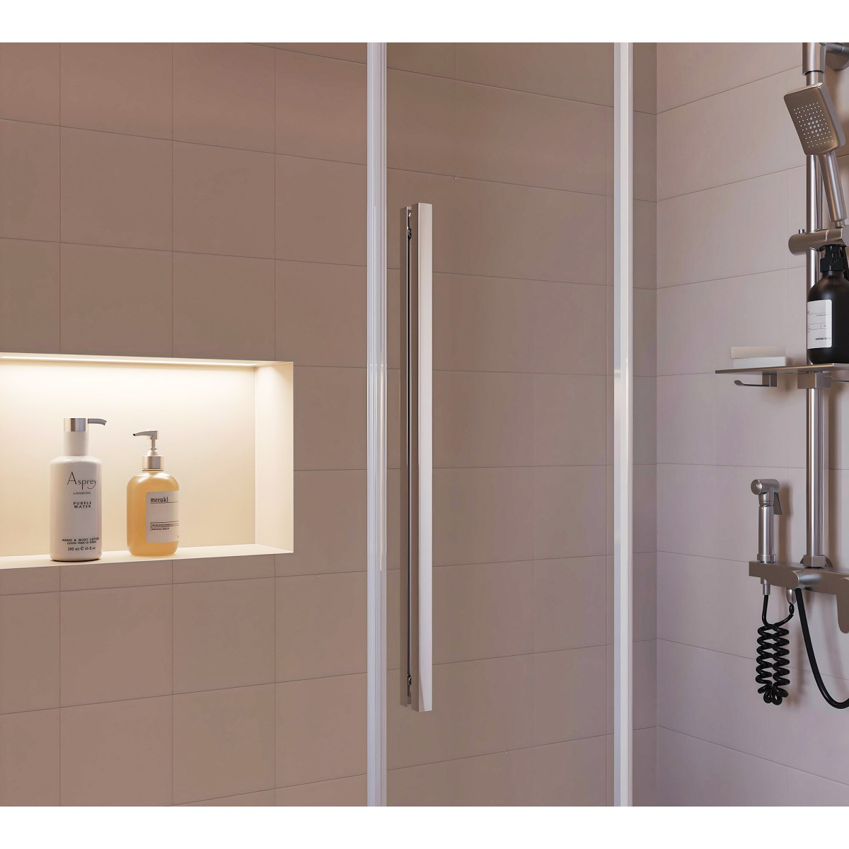 Installazione moderna della porta doccia trasparente...