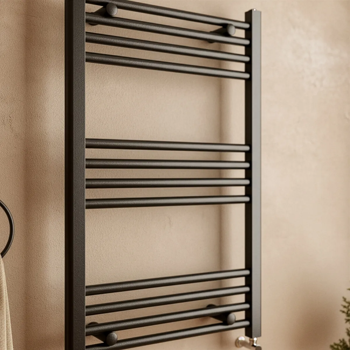 Scaldasalviette nero opaco interasse 45 altezza 80...