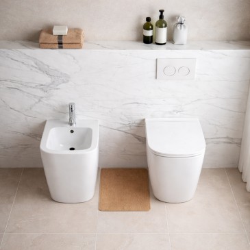 Quadratische, wandhängende Toilette und Bidet | New Legend