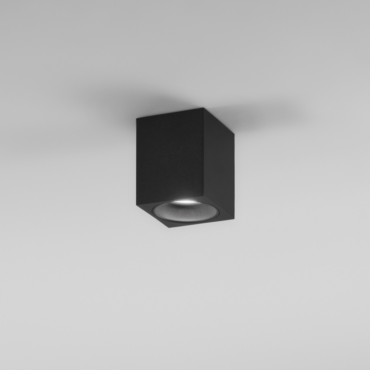 PLAFONIERA TOWN NERA QUADRATA 1XGU10 8X8X10CM