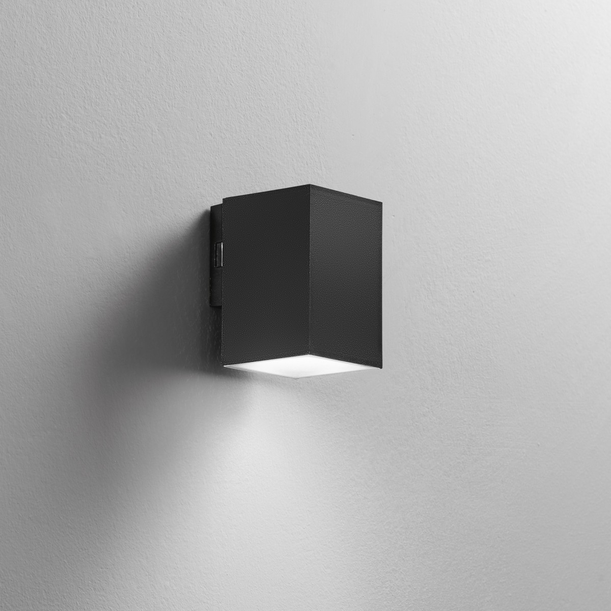 APPLIQUE LED POLO NERA QUADRATA 8W 980LM CCT IP65...