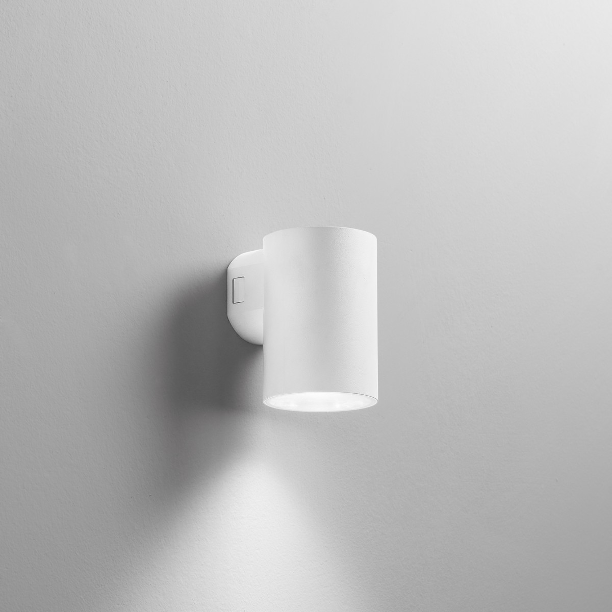 APPLIQUE LED POLO BIANCA TONDA 8W 980LM CCT IP65...