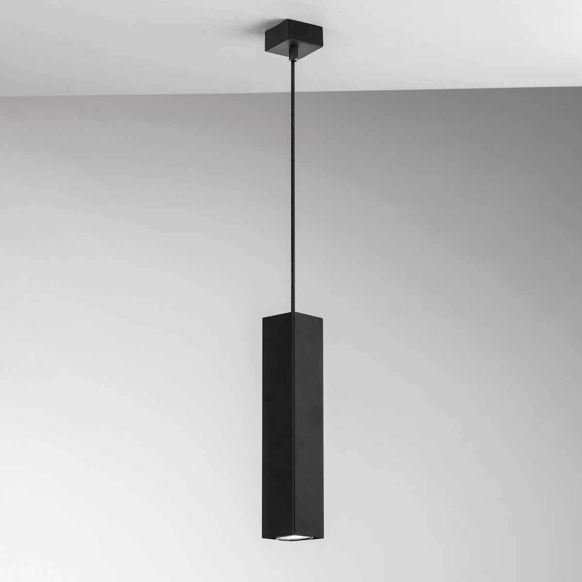 SOSPENSIONE FLUKE QUADRATA NERA 1XGU10 6X6X30CM
