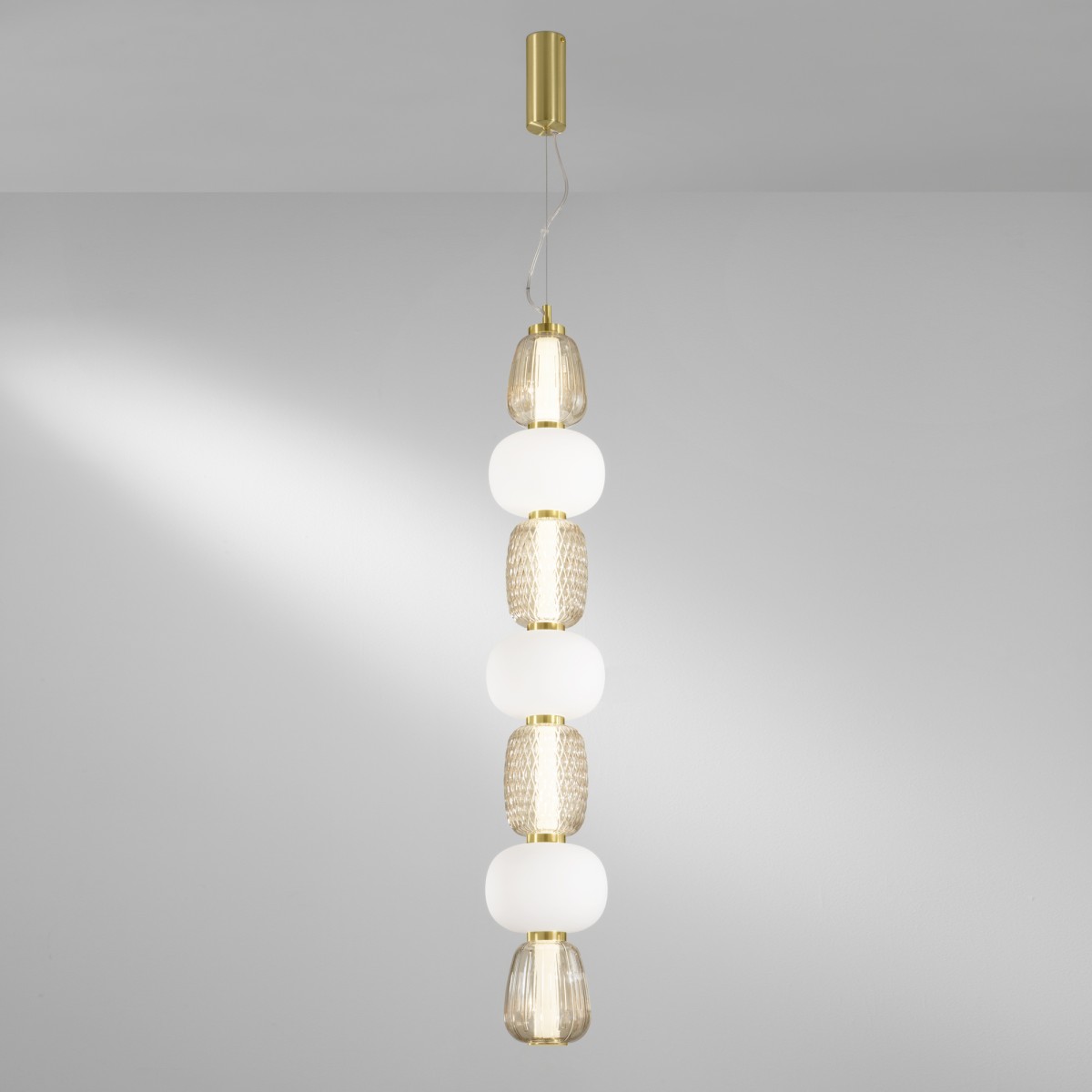 Totem LED suspendu doré 42 W 4500 lm 3000 K 17 x 163 cm