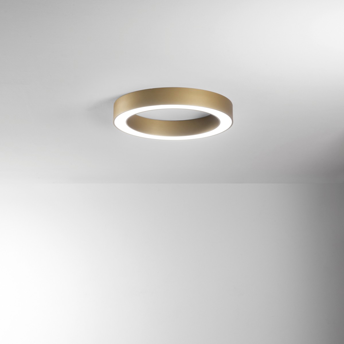 Plafonnier LED doré DEMOS 60 W 6600 lm CCT 60 x 8,5 cm