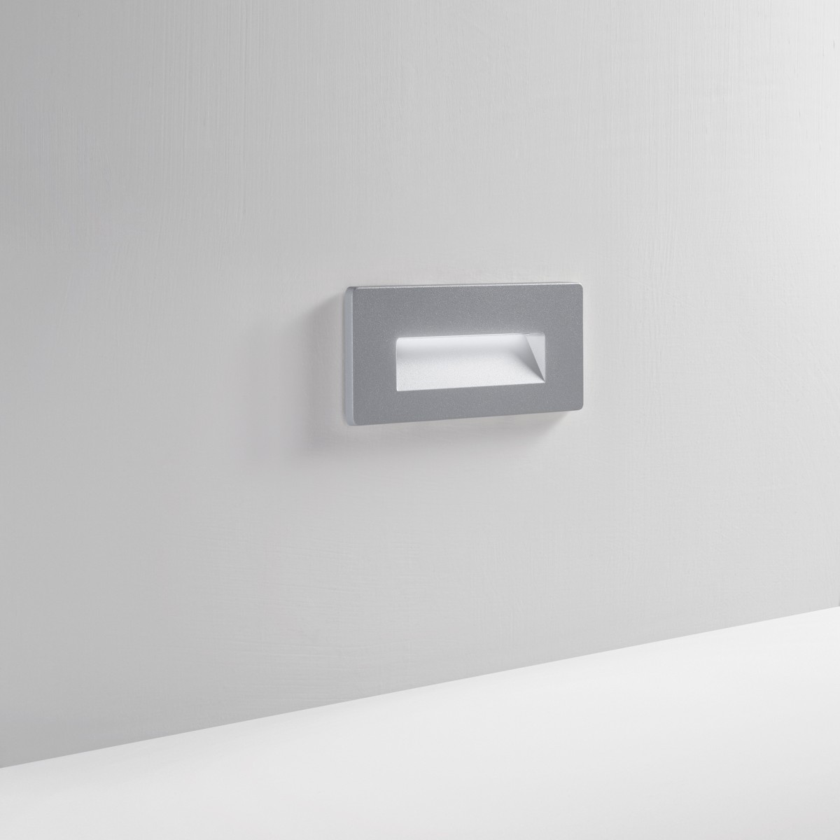 COUVERCLE STRATOS 506 ARGENT IP65 19X8CM