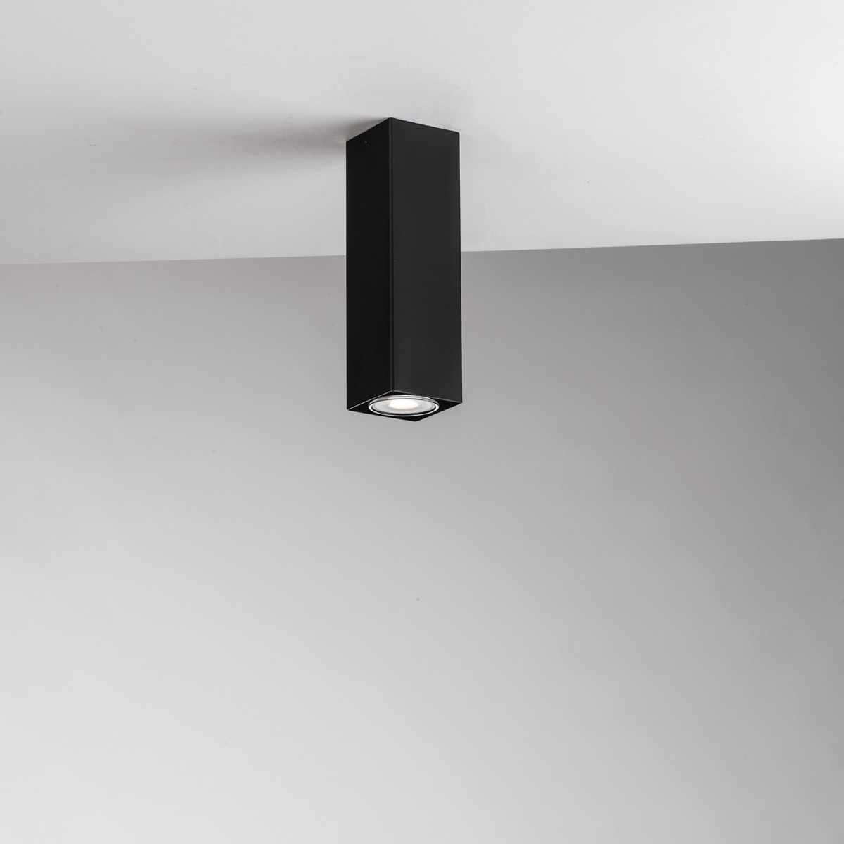 Plafonnier carré noir FLUKE 1XGU10 6X6X20CM
