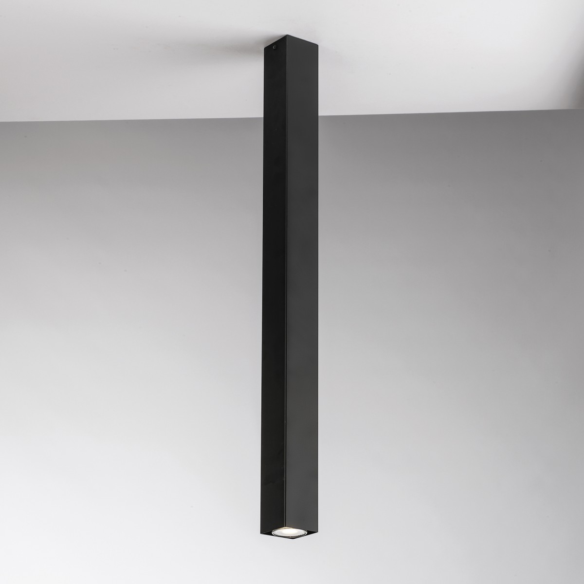 FLUKE SQUARE Schwarze Deckenleuchte 1xGU10 6x6x75cm