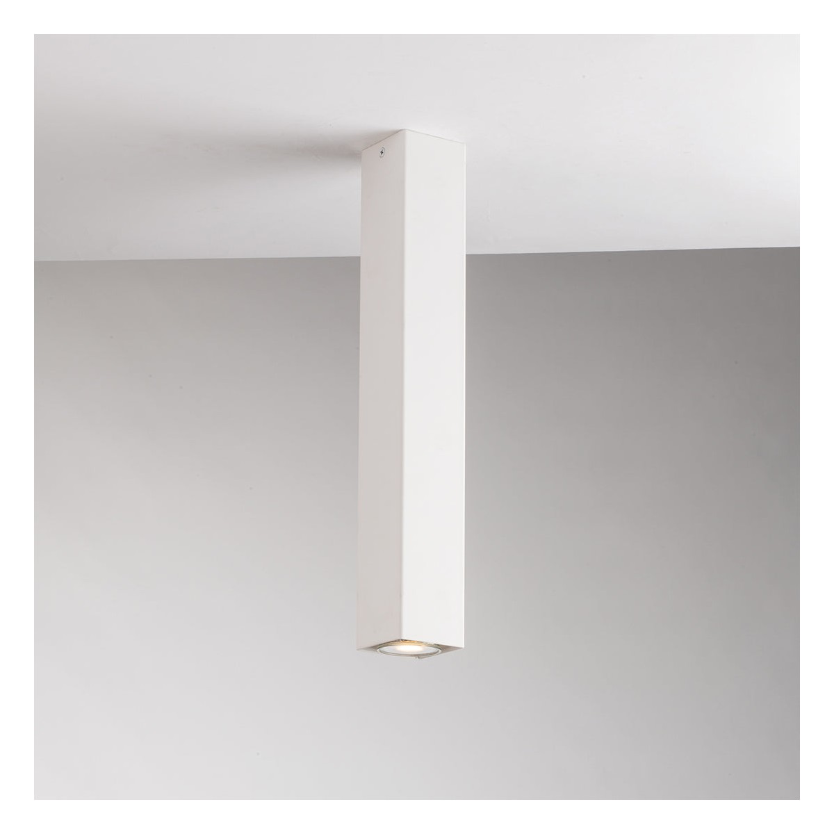 PLAFONIERA FLUKE QUADRATA BIANCA 1XGU10 6X6X40CM