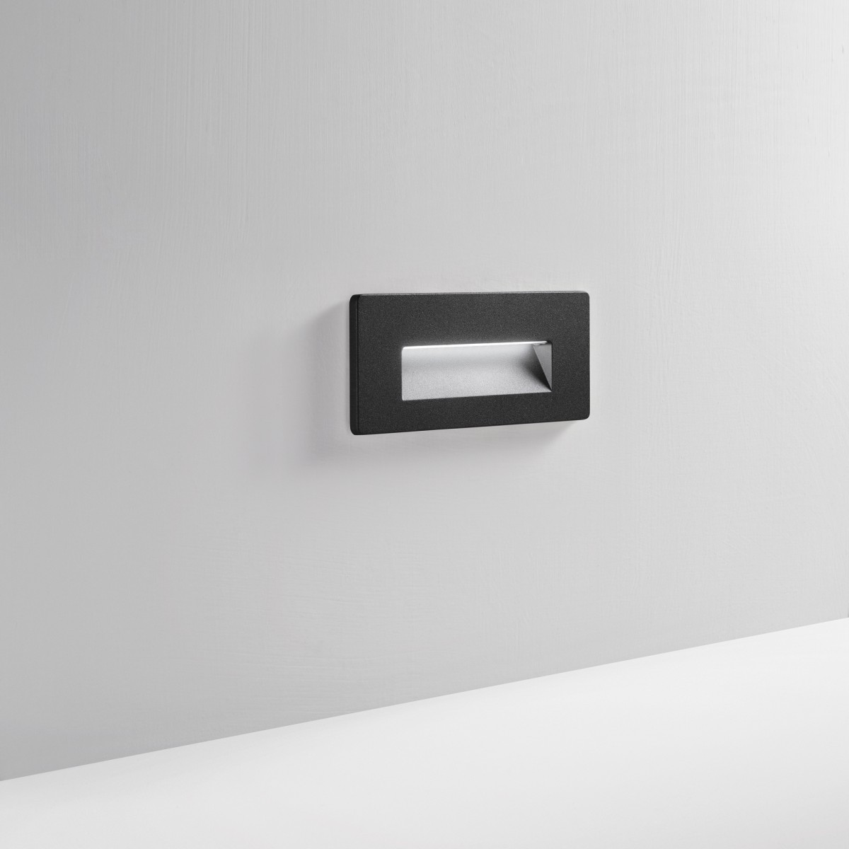 COVER STRATOS 506 NERO IP65 19X8CM
