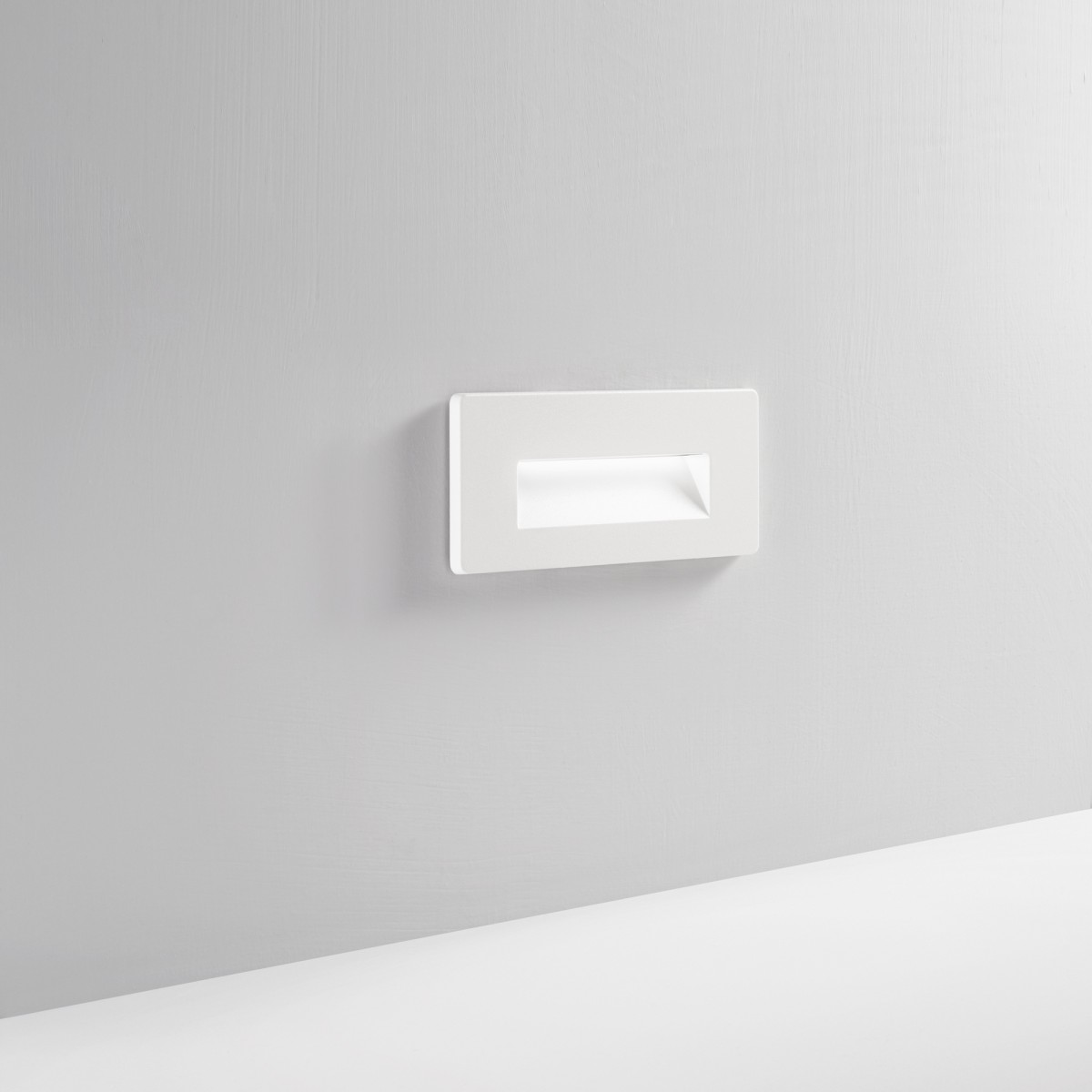 COUVERCLE STRATOS 506 BLANC IP65 19X8CM