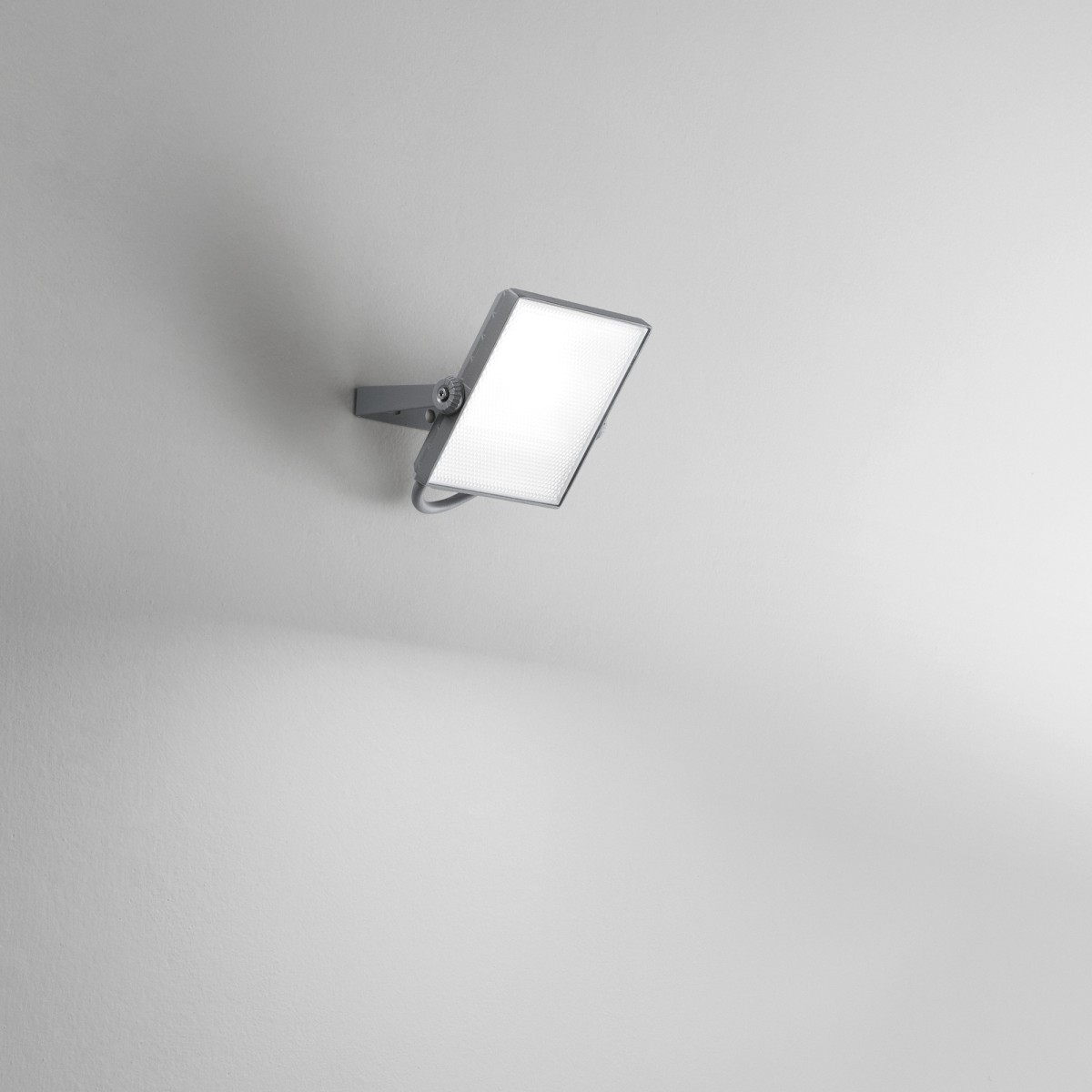 PROIETTORE LED AXEL SILVER 20W 2200LM CCT IP65...
