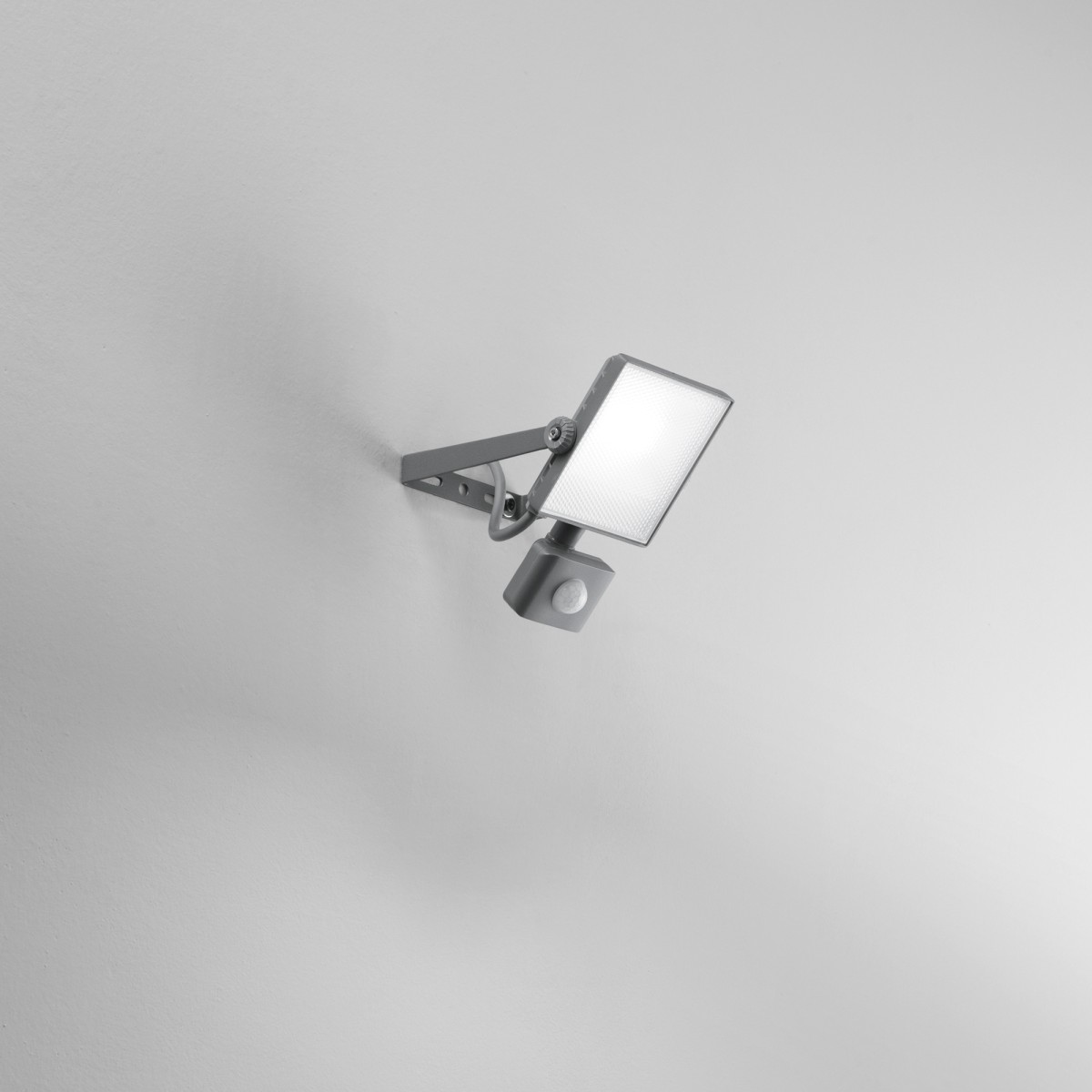 AXEL SILBERNE LED-FLUTSCHEINWERFER 10W 1100LM CCT MIT...