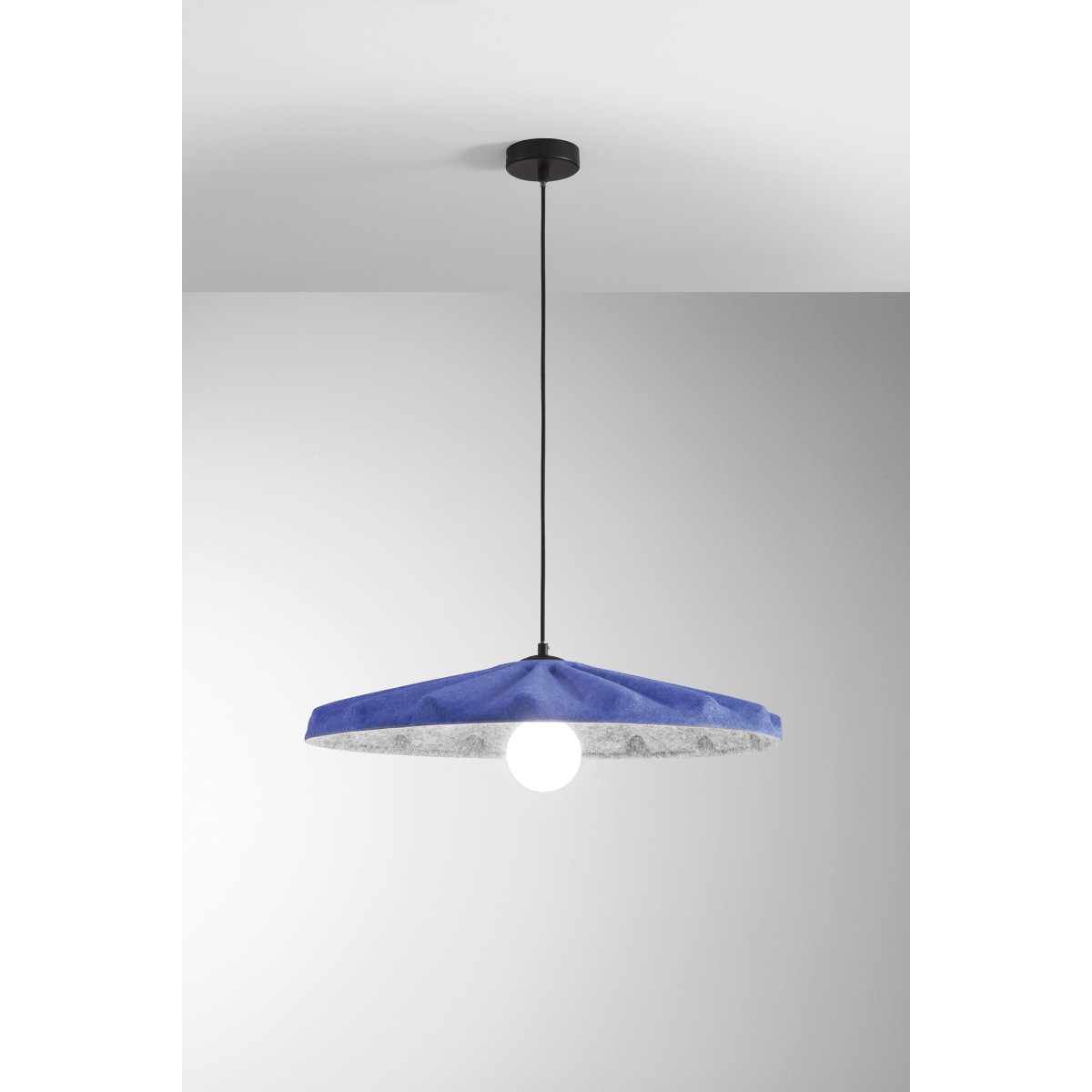SOSPENSIONE WIMBLEDON IN FELTRO BLU CAVO 2M PARALUME 69CM...