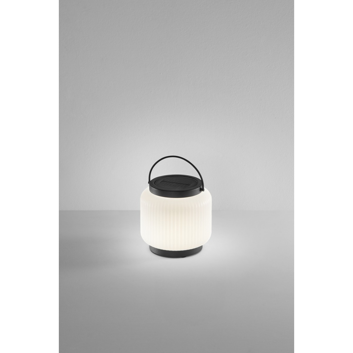 LUMETTO LED SOLARE RICARIABILE ROBIN NERO 1,2W 3000K...