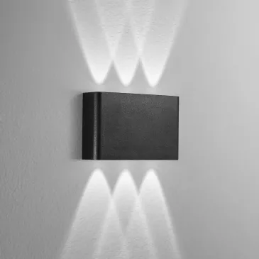Moderne Wandleuchte mit doppelter Lichtabstrahlung | Mondialshop