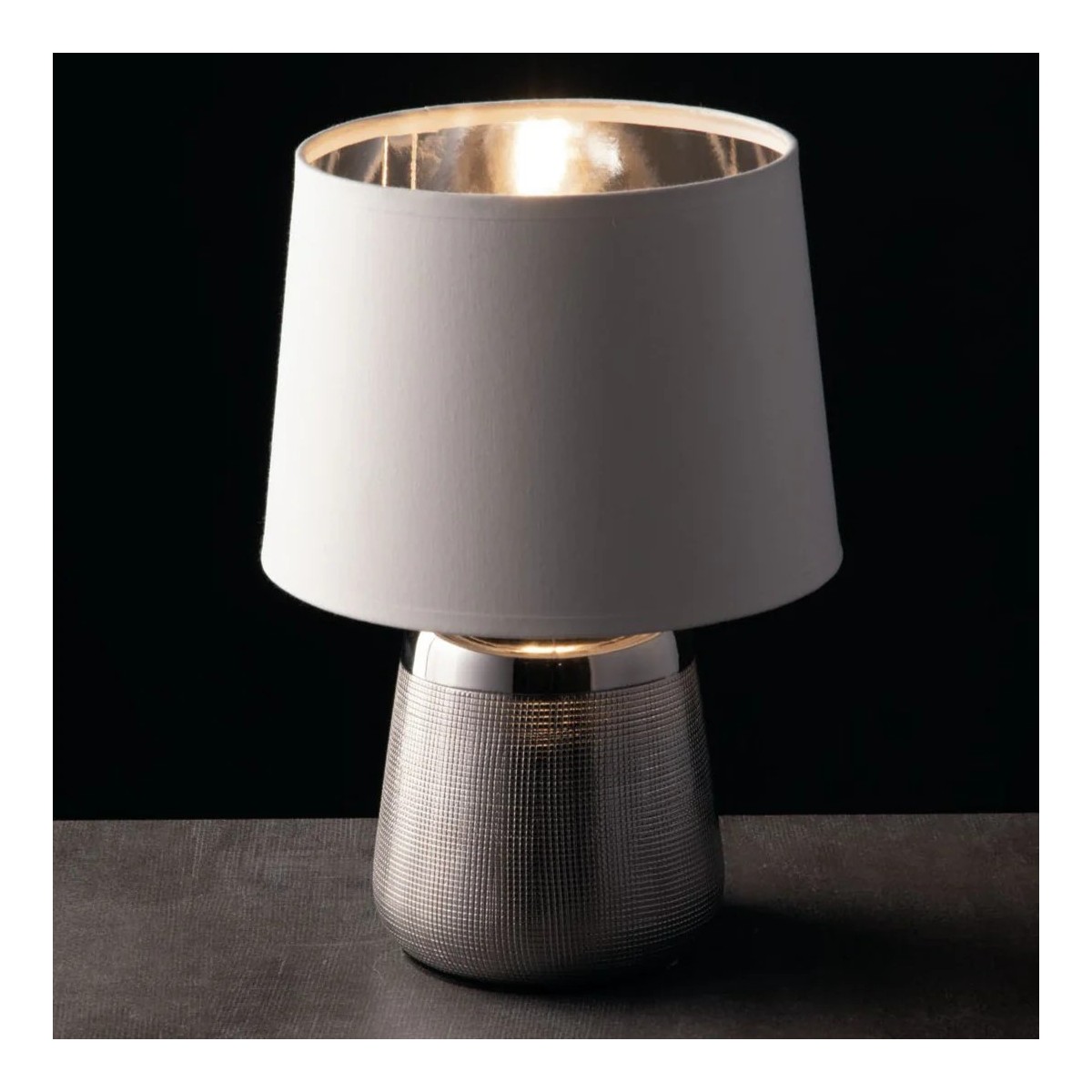 Lampada da tavolo o comodino silver