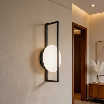 Moderne Wandleuchte in Gold oder Schwarz | Mondialshop