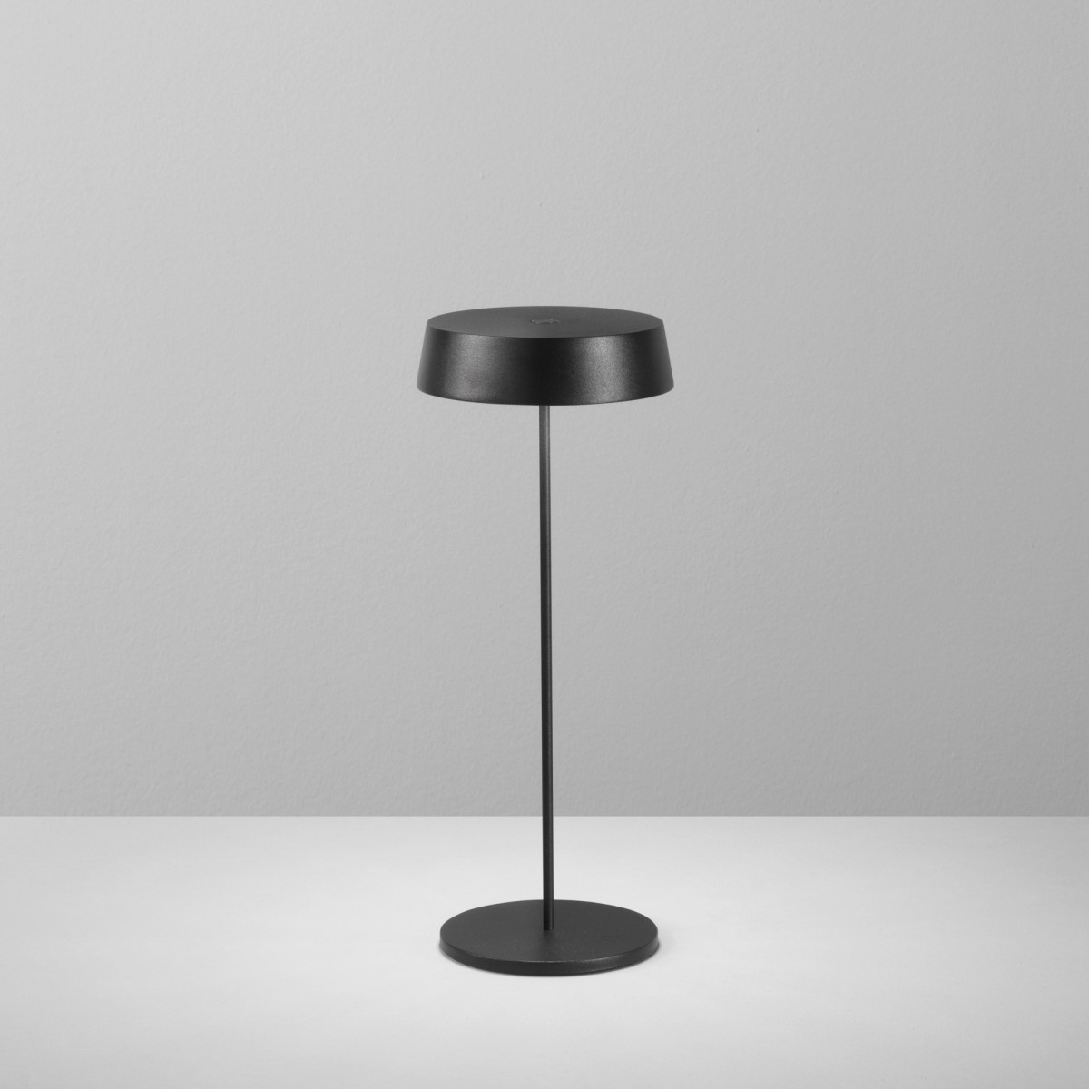 Lampe de table LED rechargeable | Mondialshop