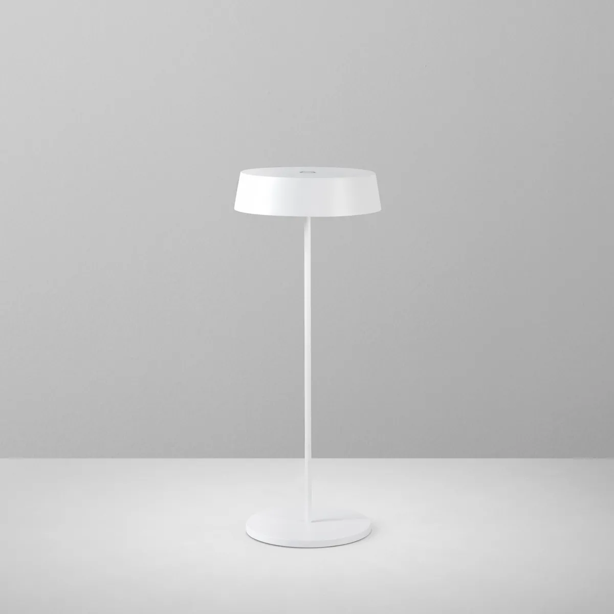Lampe de table LED rechargeable | Mondialshop