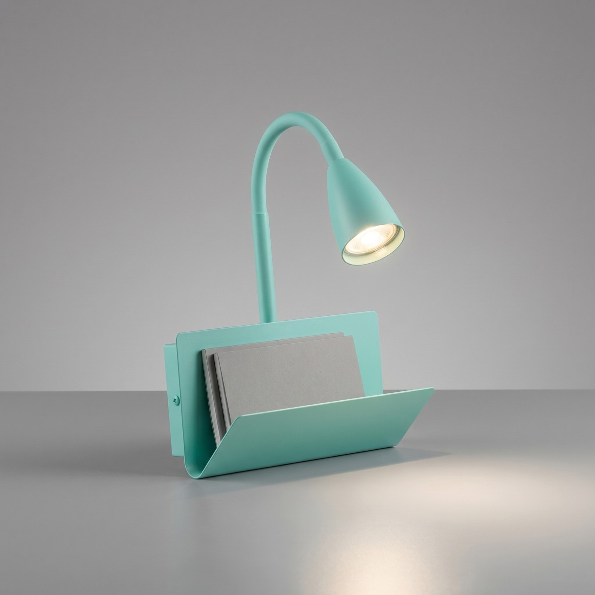 lampada led con attacco USB e portalibri verde