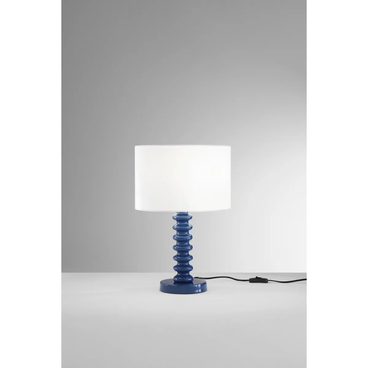 Lampe de table en velours blanc et métal | Mondialshop