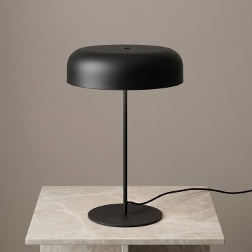 Lampada da tavolo o comodino ideale per ufficio e living disponibile in 3 varianti 1XE14