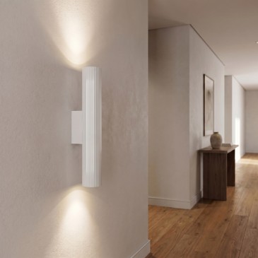 Schlanke, doppelstrahlige Stahlwandleuchte mit 2xGU10-Fassungen | Mondialshop