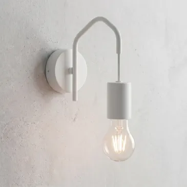 applique moderna disponibile in nero o bianco, ideale per interni contemporanei e minimalisti.