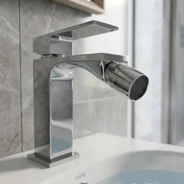 Miscelatore bidet quadrato...