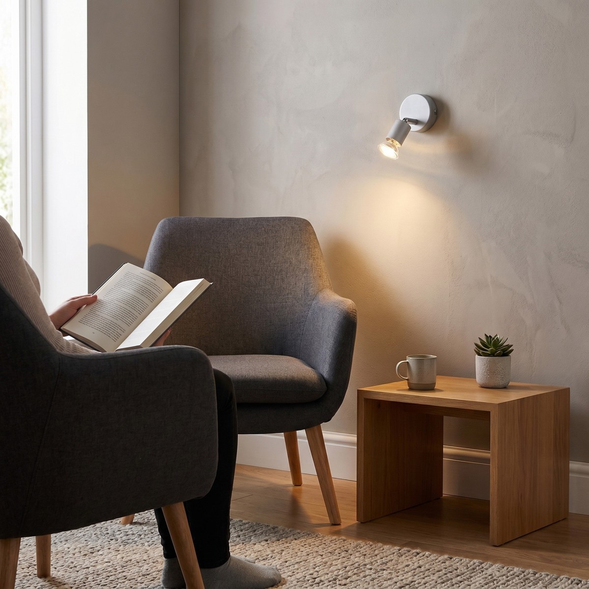 faretto spot singolo LED orientabile in finitura cromo...
