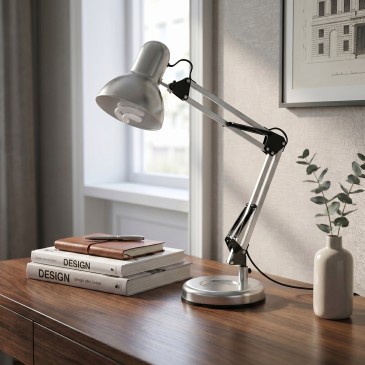 lampada da scrivania flessibile, disponibile in 3 varianti per unire funzionalità hi-tech ed estetica contemporanea.