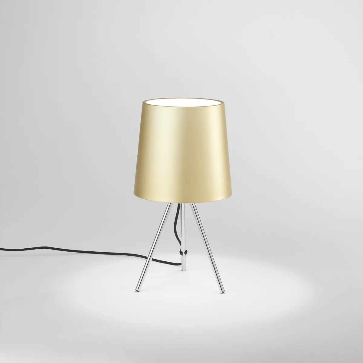 Lampe de table trépied en aluminium E14 | Mondialshop