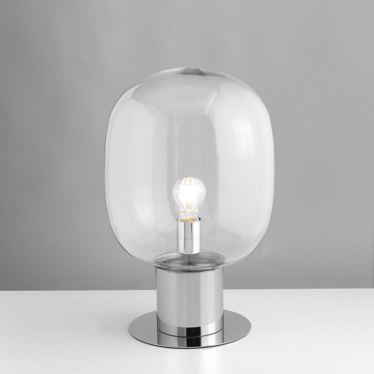 lampada da tavolo contemporanea, proposta nelle iconiche...