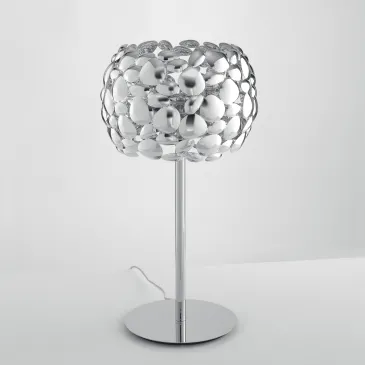 lampada da tavolo grande, disponibile in finitura cromo lucido o bianco per interni di design