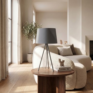 Lampada moderna treppiede 3 varianti: design slanciato, finiture di tendenza e luce diffusa per interni contemporanei.