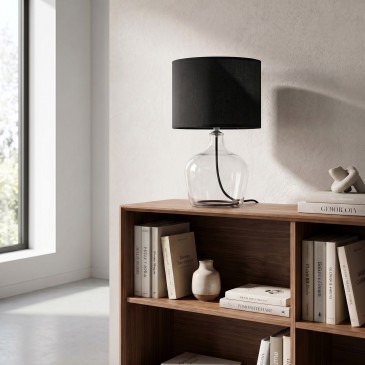 lampada da tavolo versatile, progettata per integrarsi con armonia in arredi di tendenza.