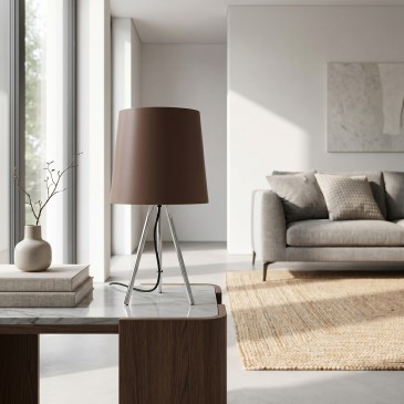 Atmosfere accoglienti e design d'avanguardia: lampada da terra o da tavolo a treppiede