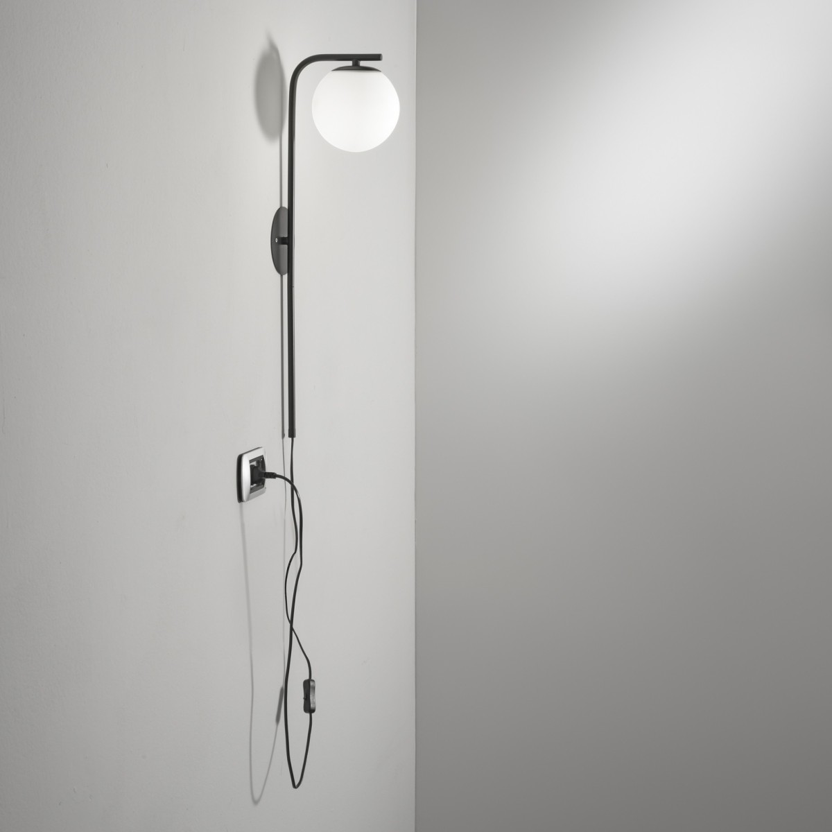 Applique Moderna E14 Oro Nera o Bianca | Mondialshop