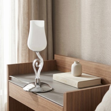 Klassische weiße Lampe im...