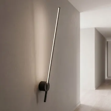 applique moderna LED 10W, scelta tra bianco e luminoso o nero di tendenza.