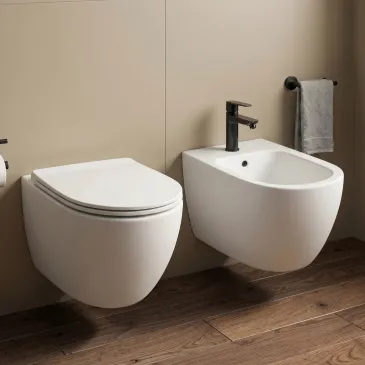 Randlose, wandhängende Sanitärkeramik und Moon Cyclonic Spül-Bidet