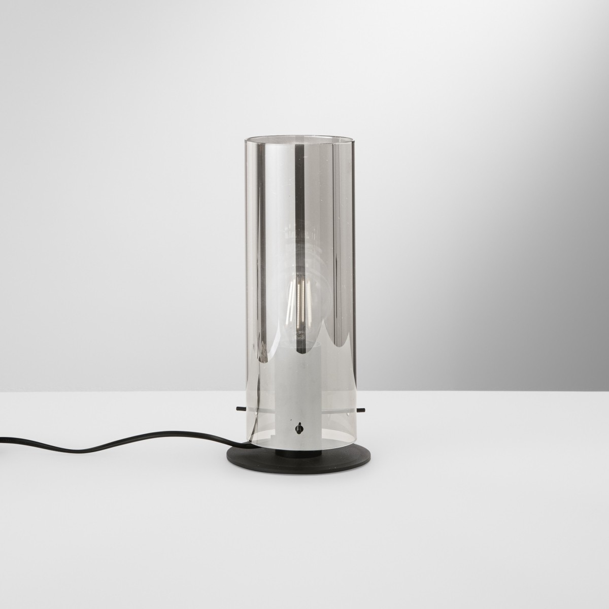 Tischleuchte mit Gold- oder Schwarzfinish | Mondialshop